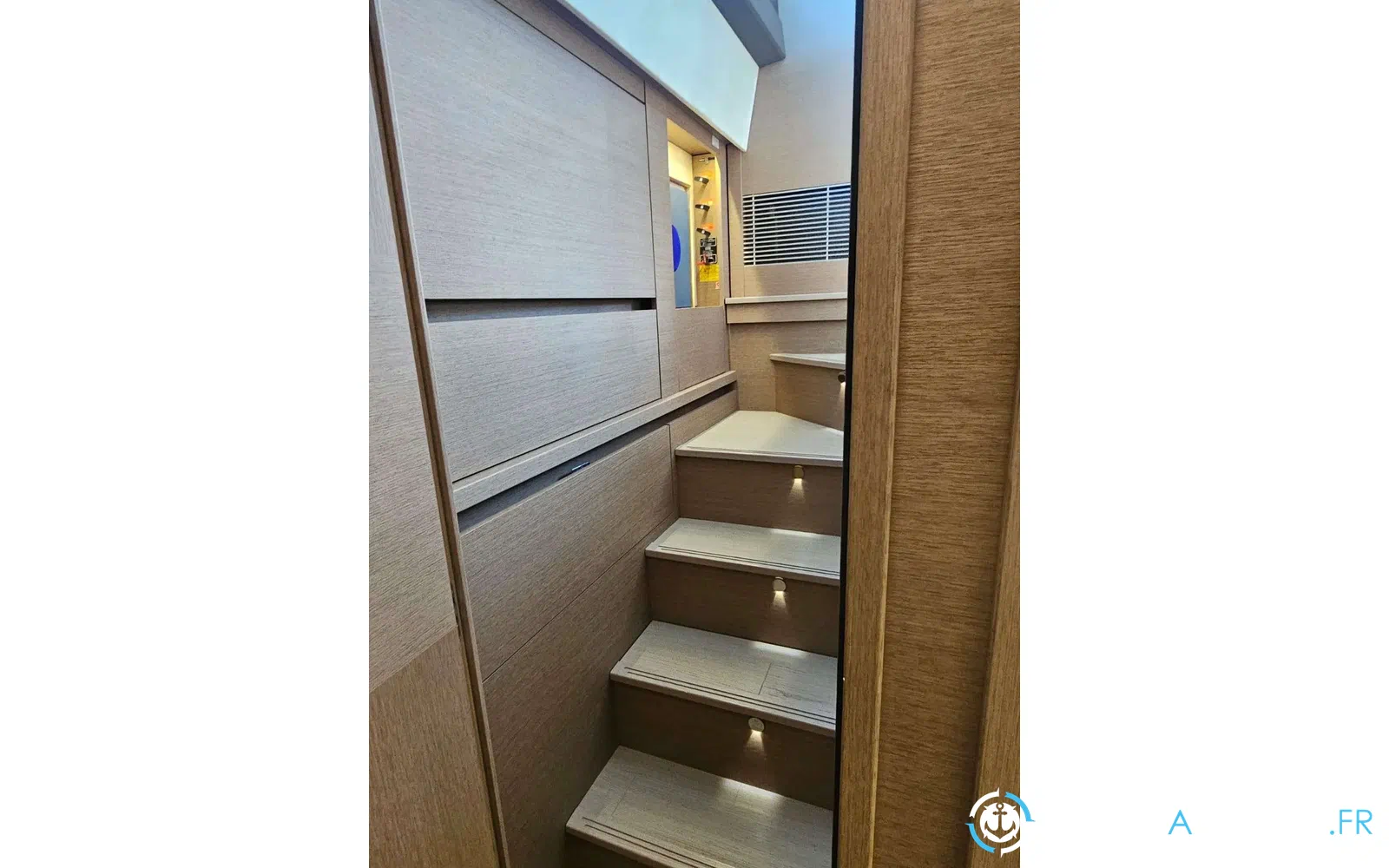 slider 22 Jeanneau Prestige 590