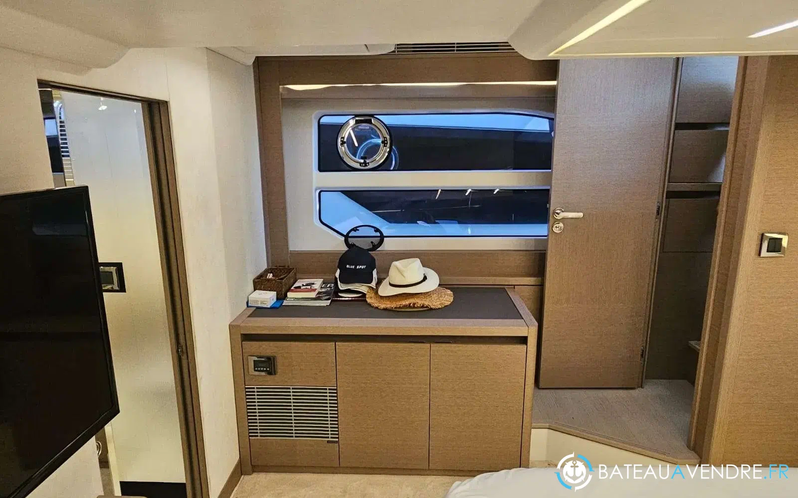 slider 41 Jeanneau Prestige 590