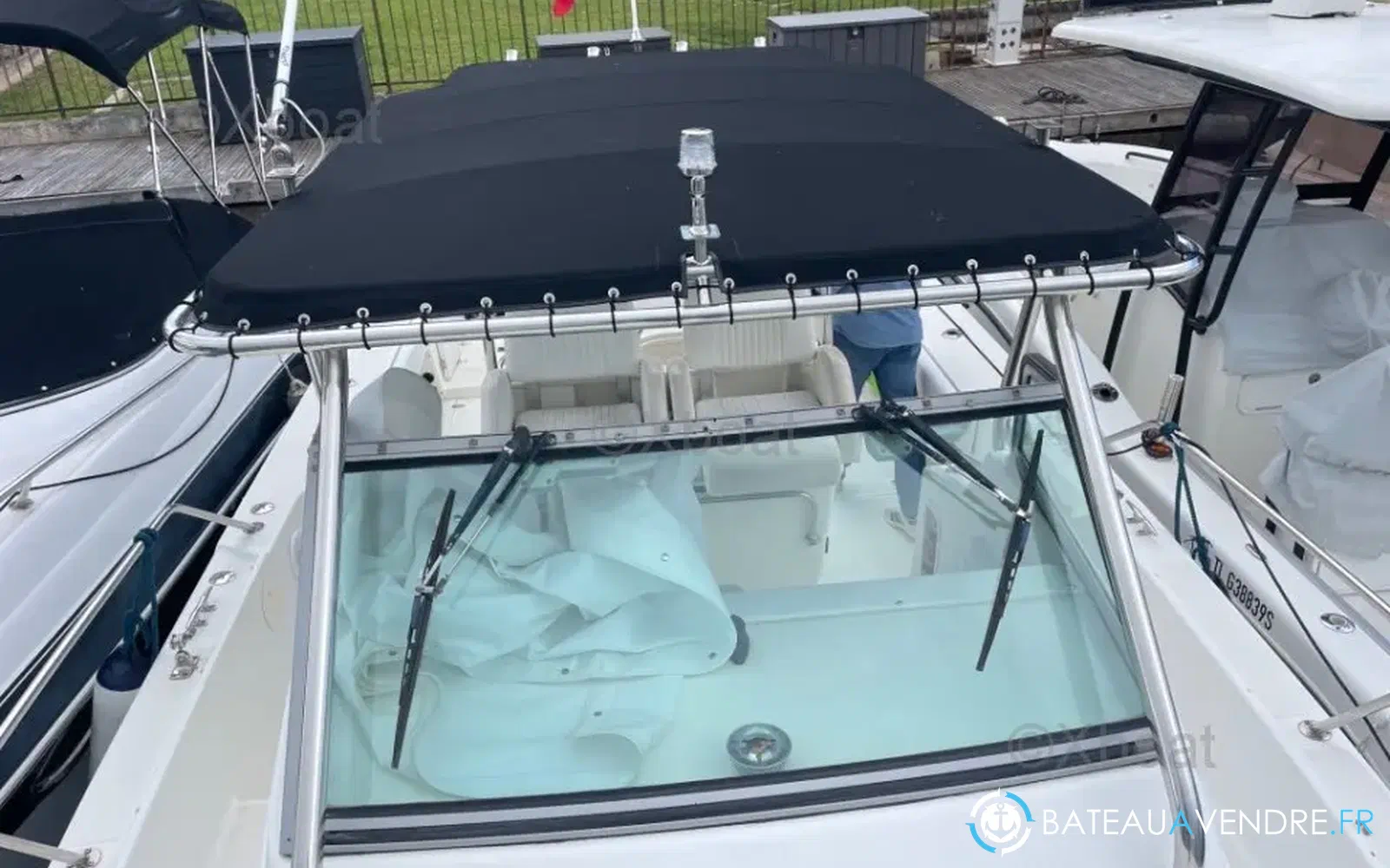 slider 10 Boston Whaler 28 Outrage