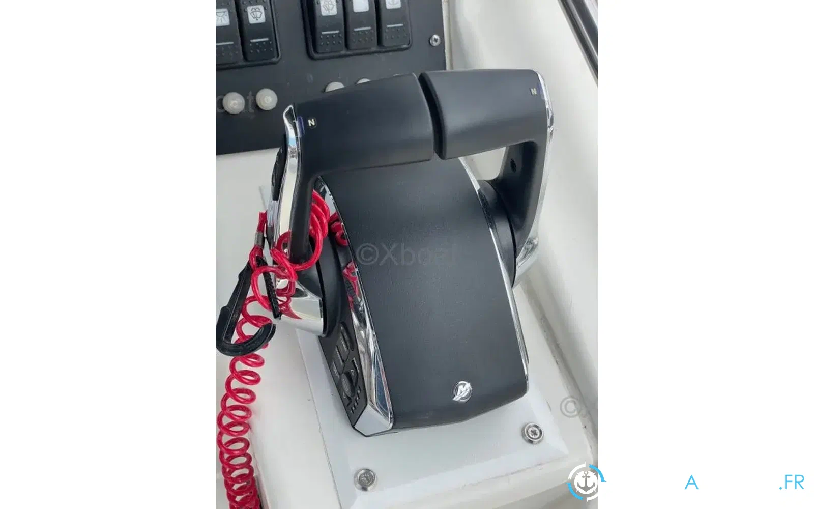 slider 3 Boston Whaler 28 Outrage