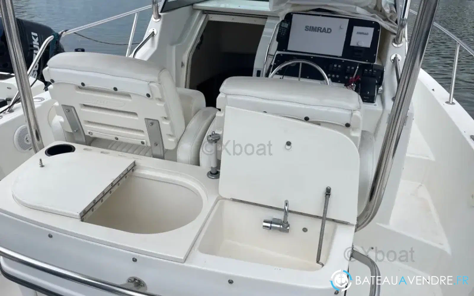 slider 4 Boston Whaler 28 Outrage