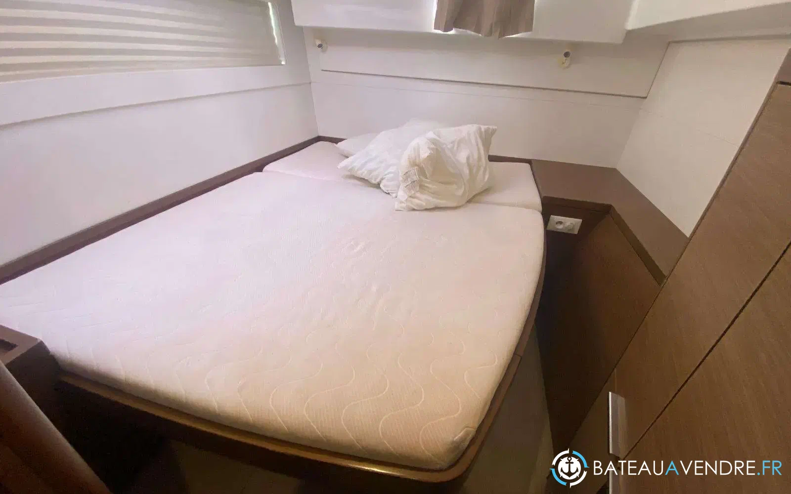 slider 28 Lagoon 40