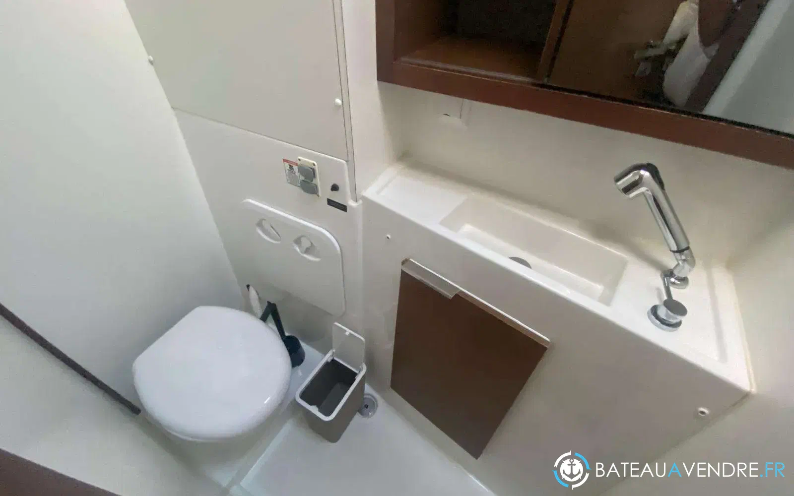slider 33 Lagoon 40
