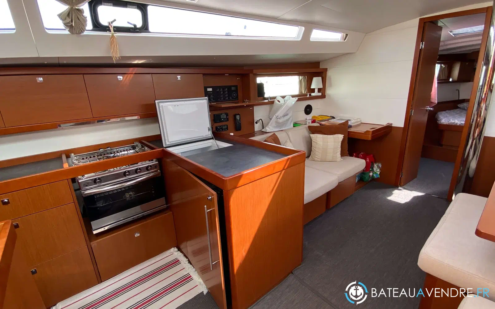 slider 10 Beneteau Oceanis 48