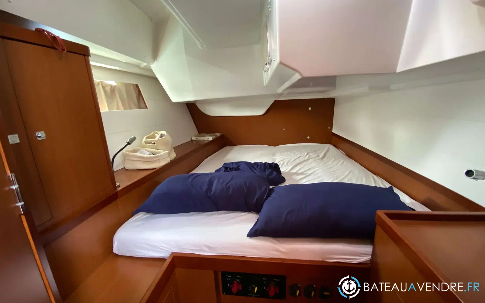 slider 18 Beneteau Oceanis 48