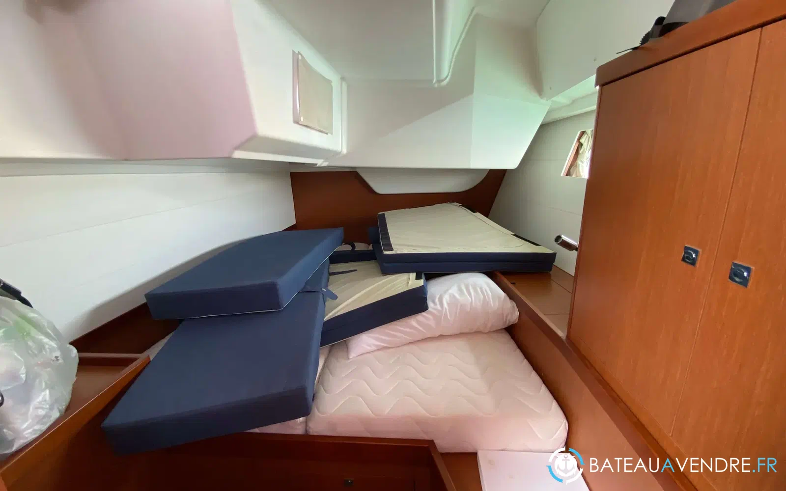 slider 61 Beneteau Oceanis 48