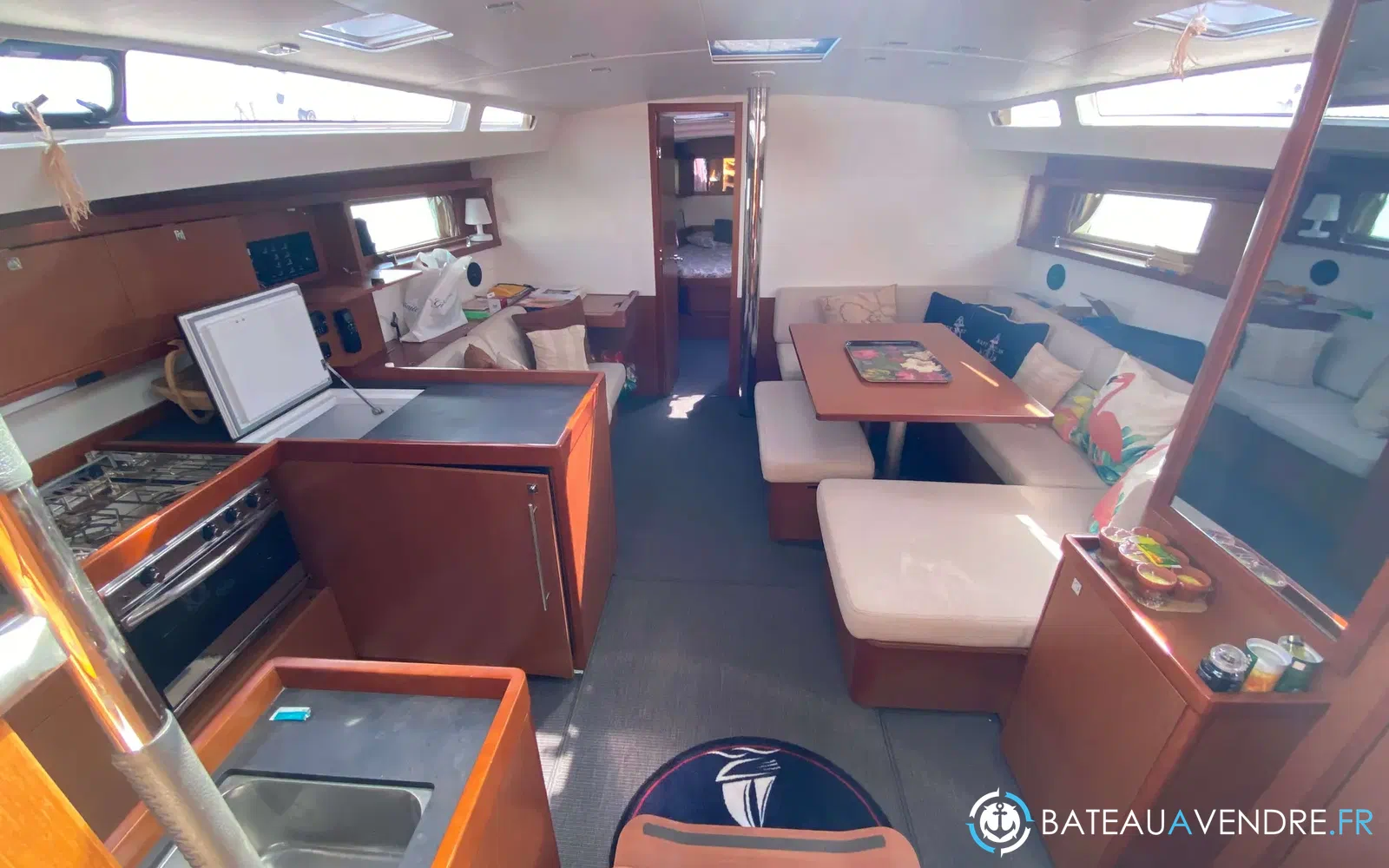 slider 8 Beneteau Oceanis 48