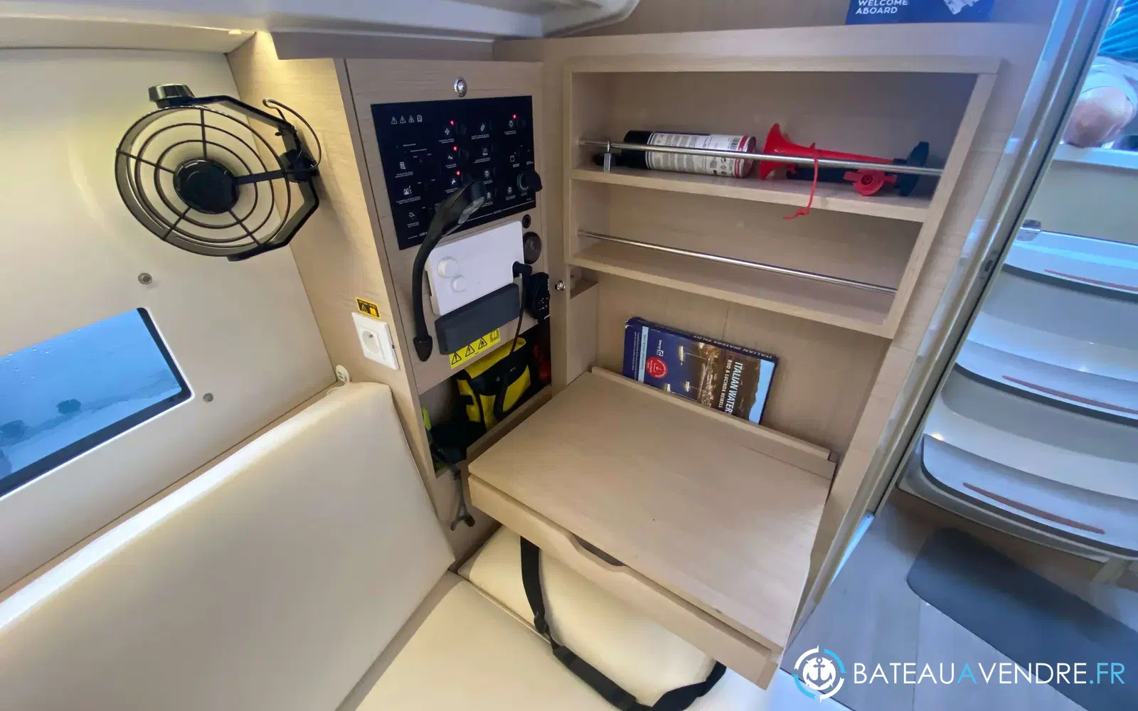 slider 5 Beneteau Oceanis 30.1