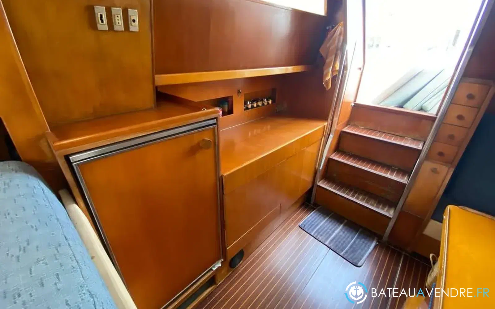 slider 17 Ferretti Altura 42