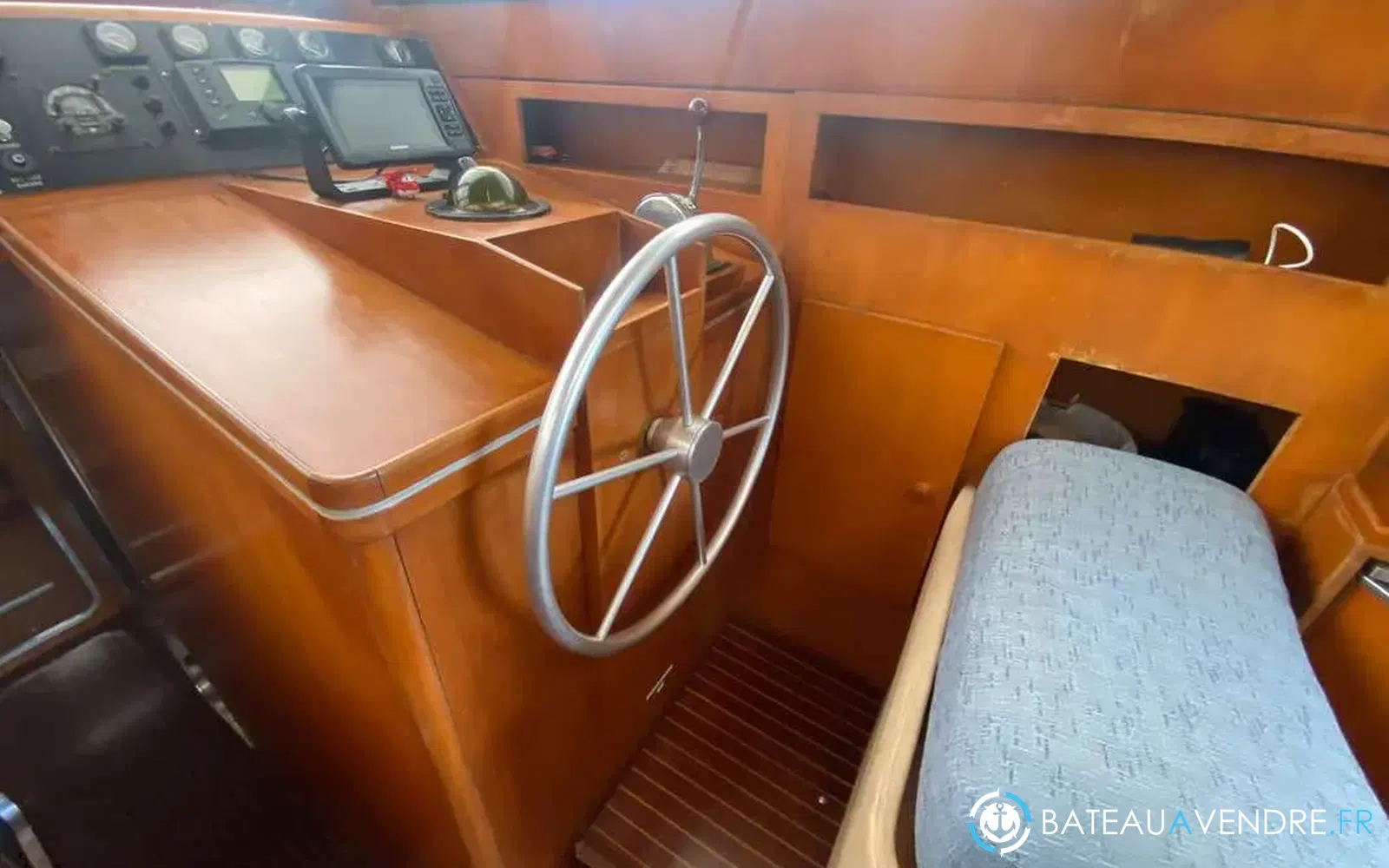 slider 23 Ferretti Altura 42