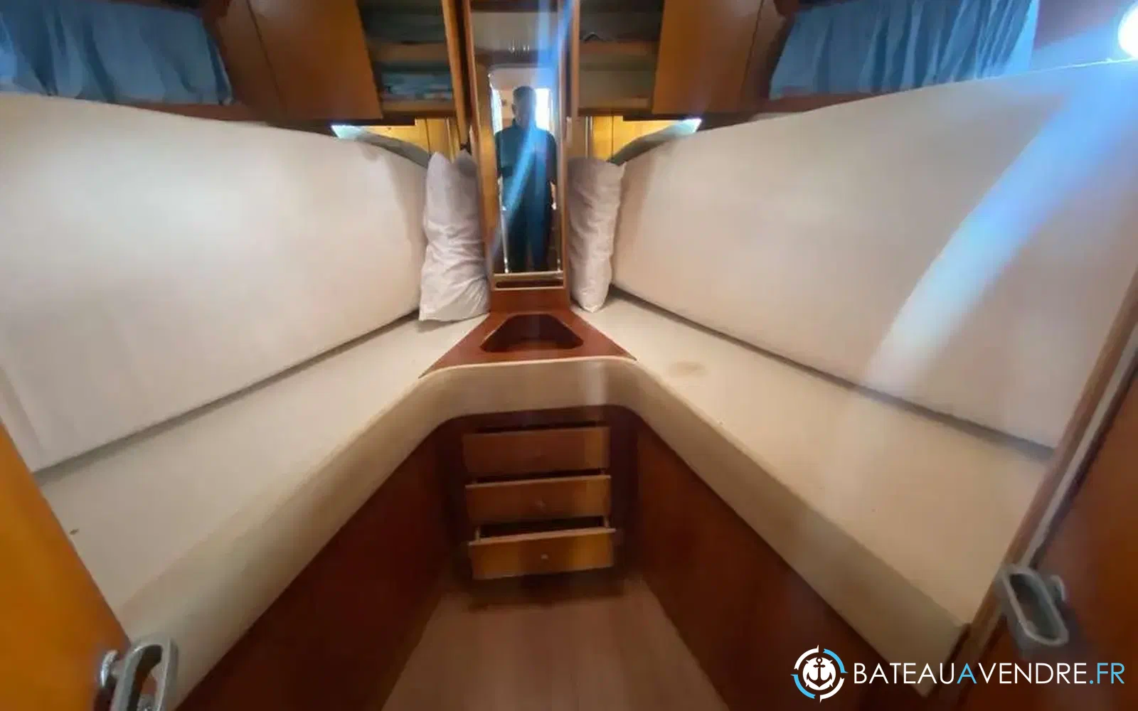 slider 28 Ferretti Altura 42