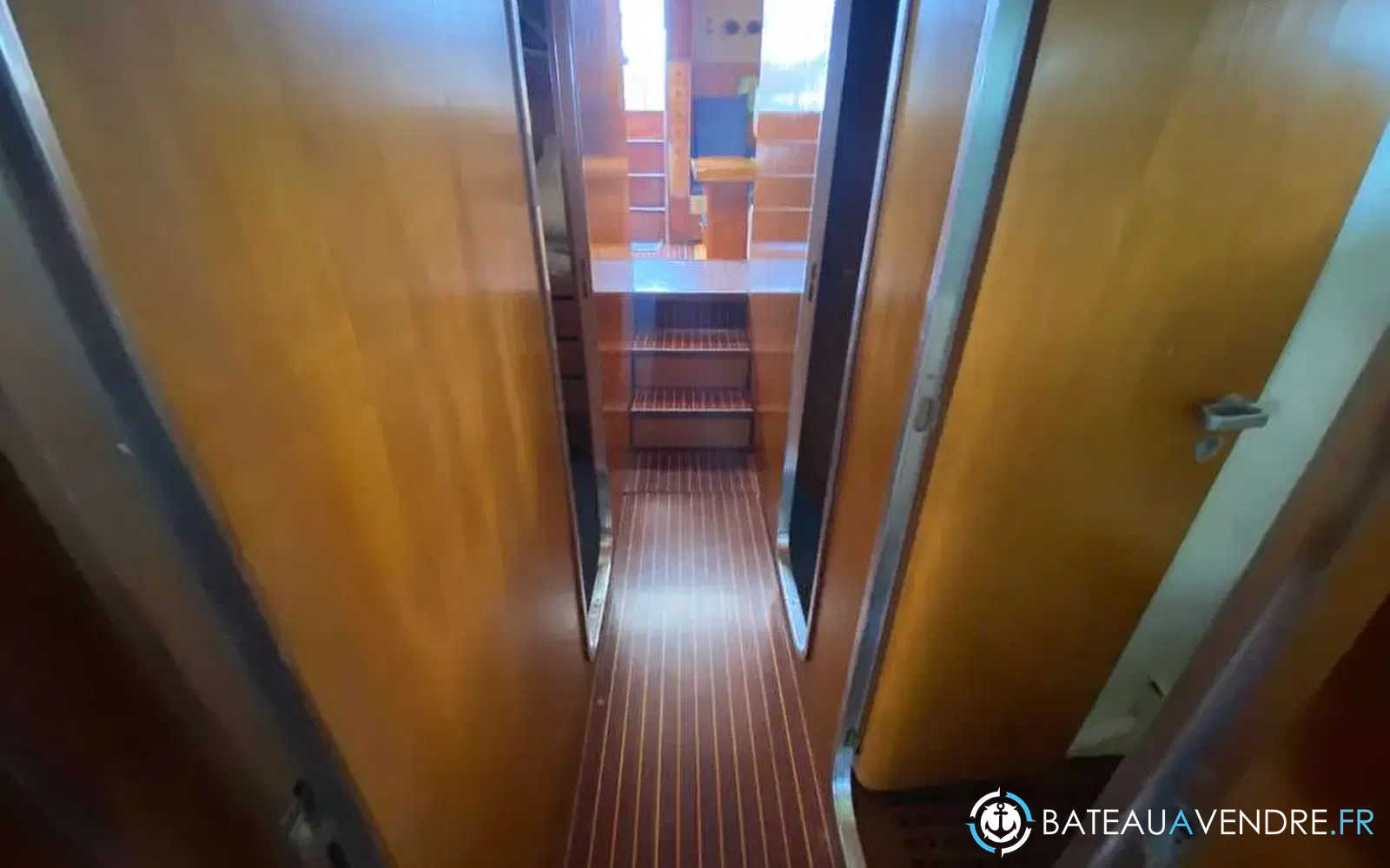 slider 29 Ferretti Altura 42