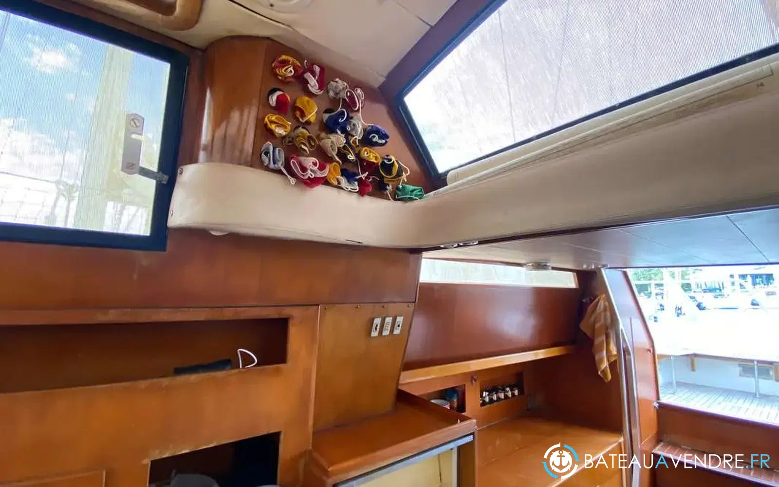 slider 31 Ferretti Altura 42