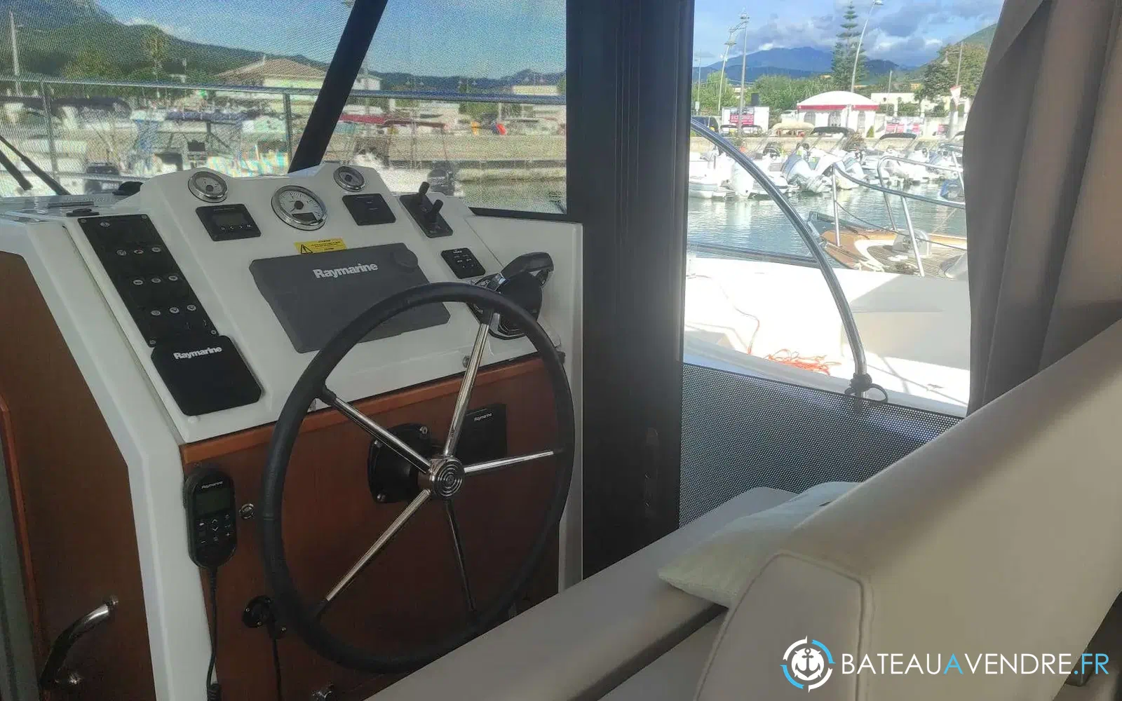 slider 5 Beneteau Swift Trawler 30