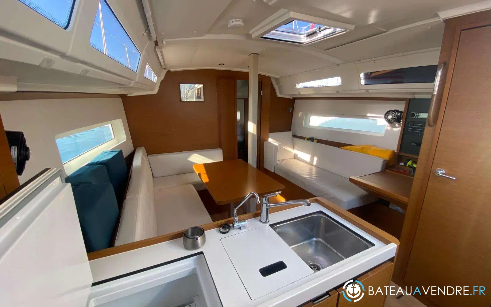 slider 17 Jeanneau Sun Odyssey 380