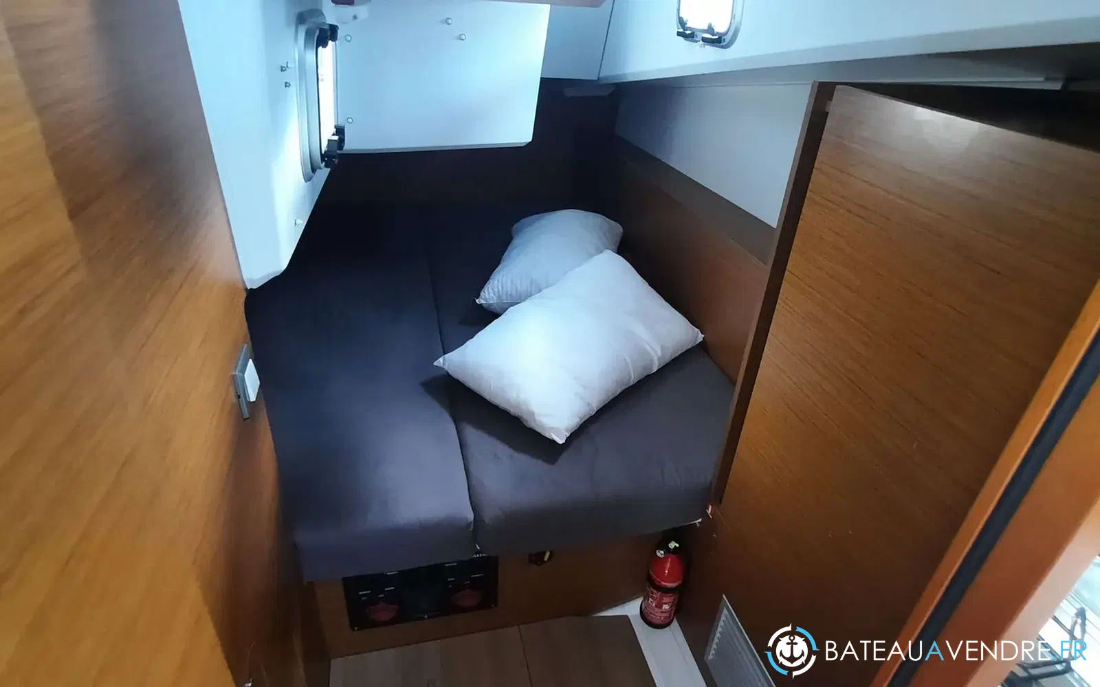 slider 18 Jeanneau Sun Odyssey 380
