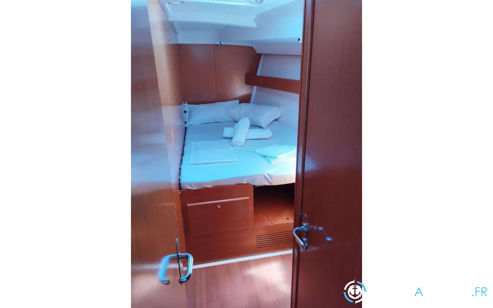 slider 13 Beneteau Cyclades 50.4
