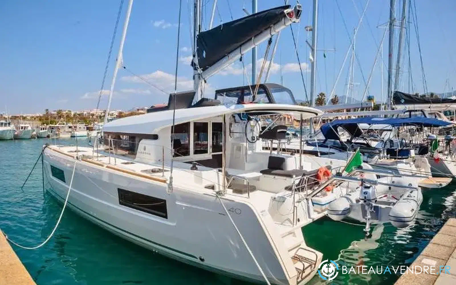 slider 0 Lagoon 40