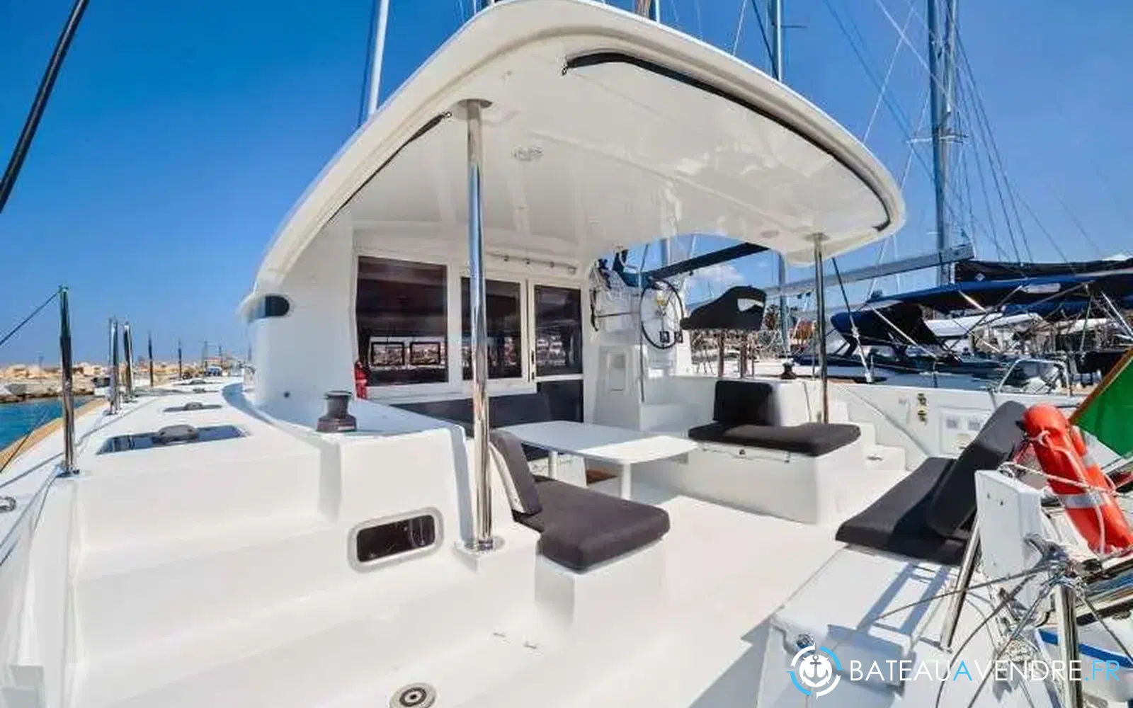 slider 6 Lagoon 40