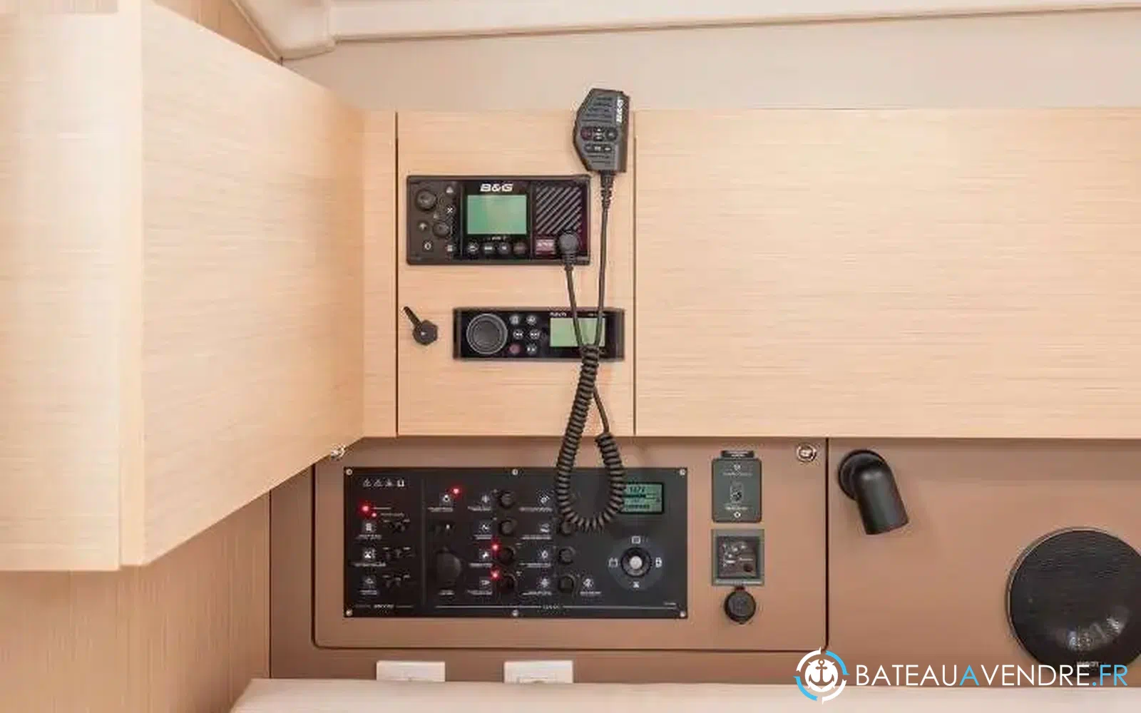 slider 6 Beneteau Oceanis 38.1