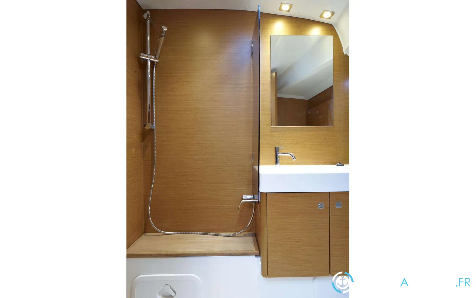 slider 10 Jeanneau Sun Odyssey 519