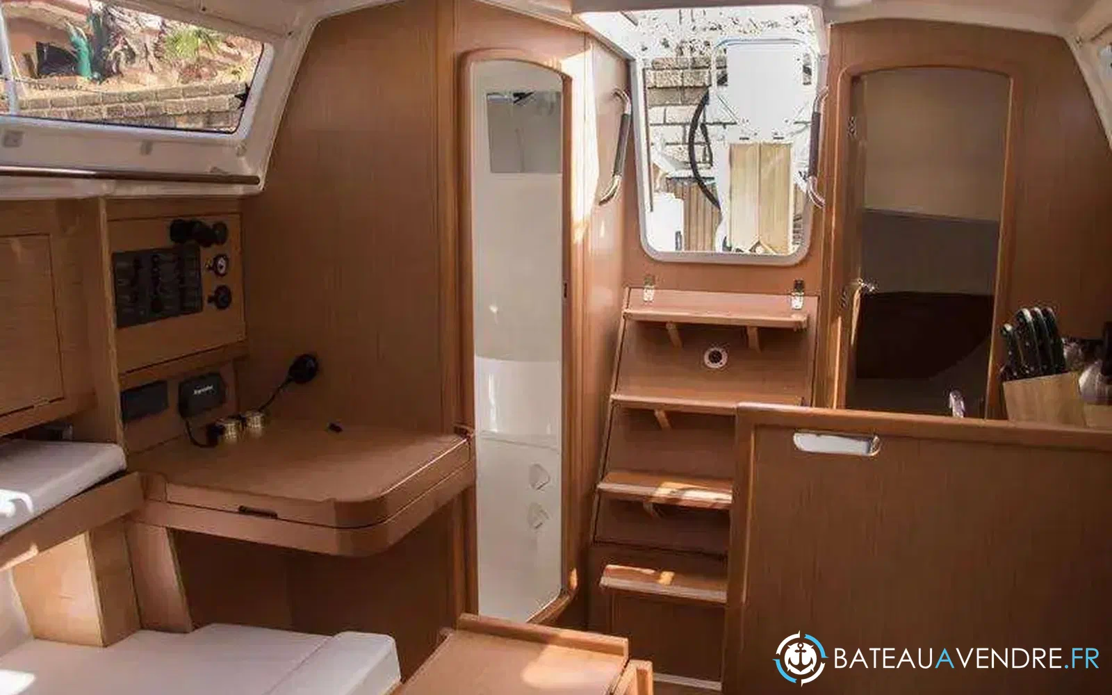slider 10 Jeanneau Sun Odyssey 319