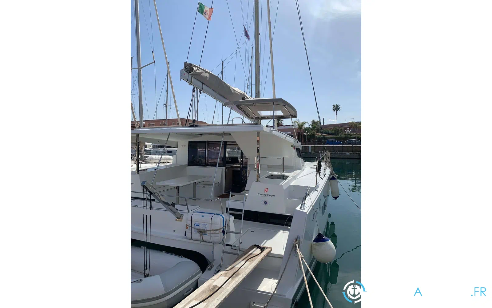 slider 1 Fountaine Pajot Lucia 40