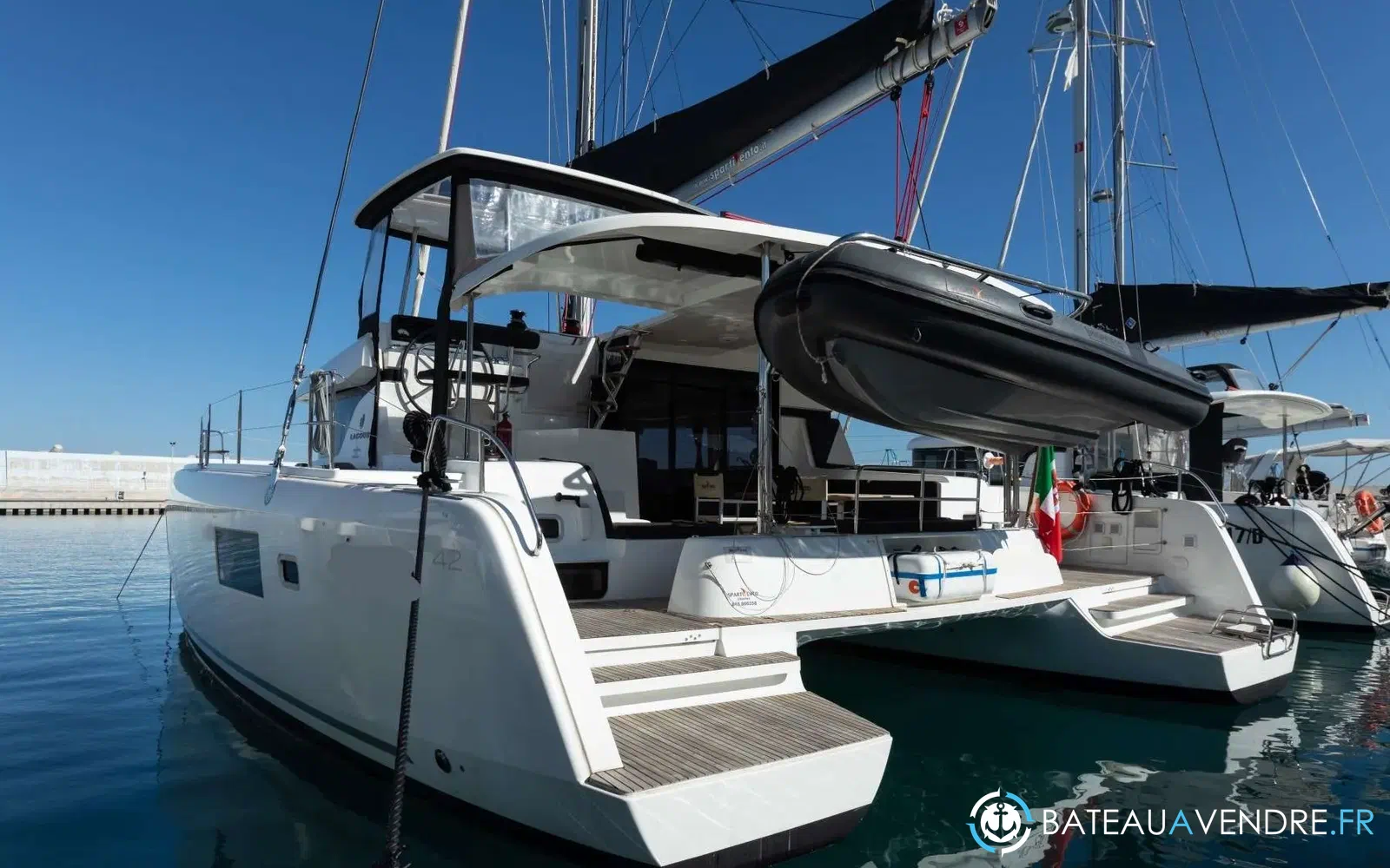 slider 0 Lagoon 42