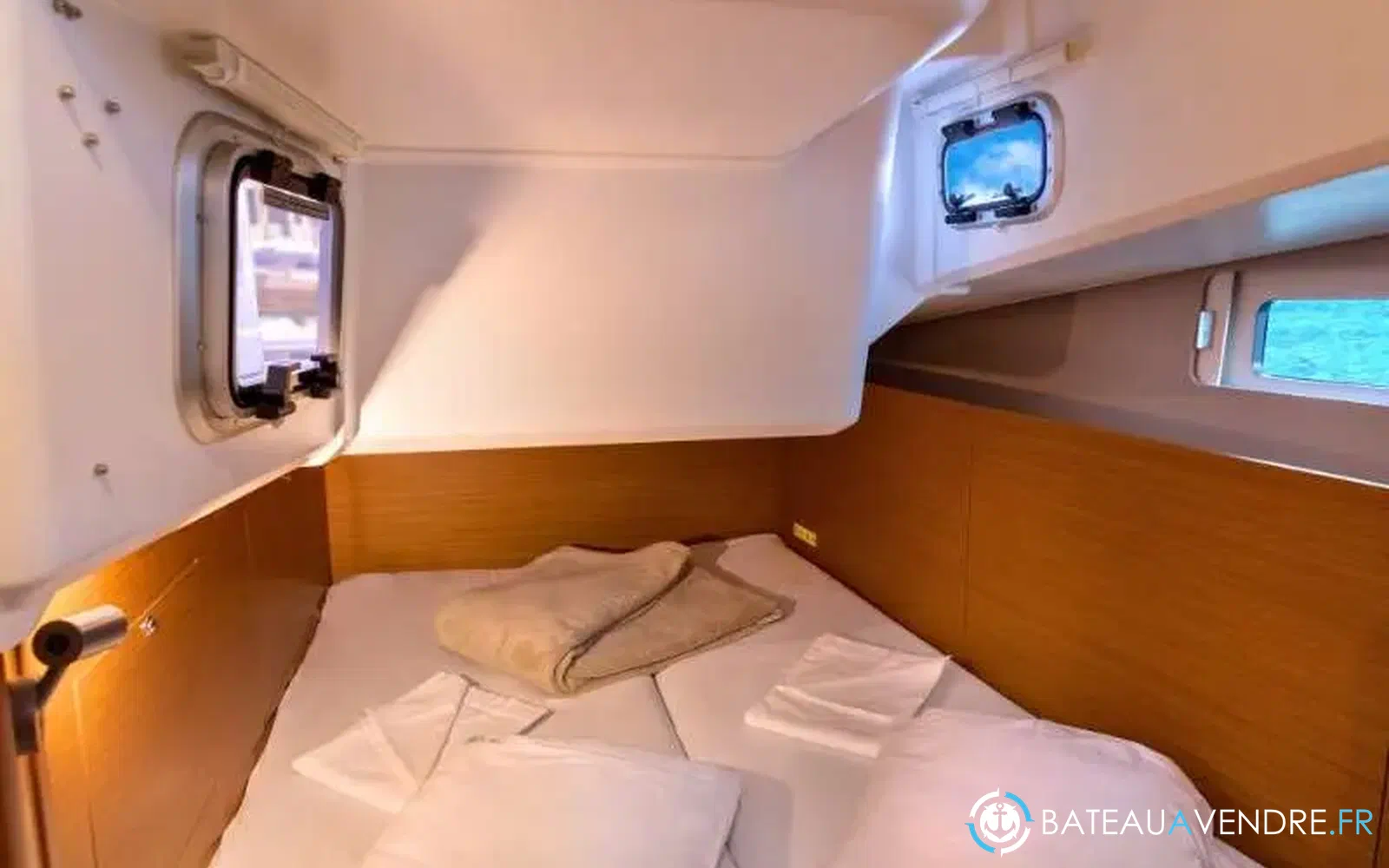slider 12 Jeanneau Sun Odyssey 410