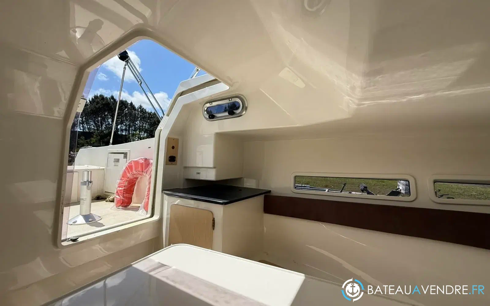 slider 5 Pacific Craft 700 SC