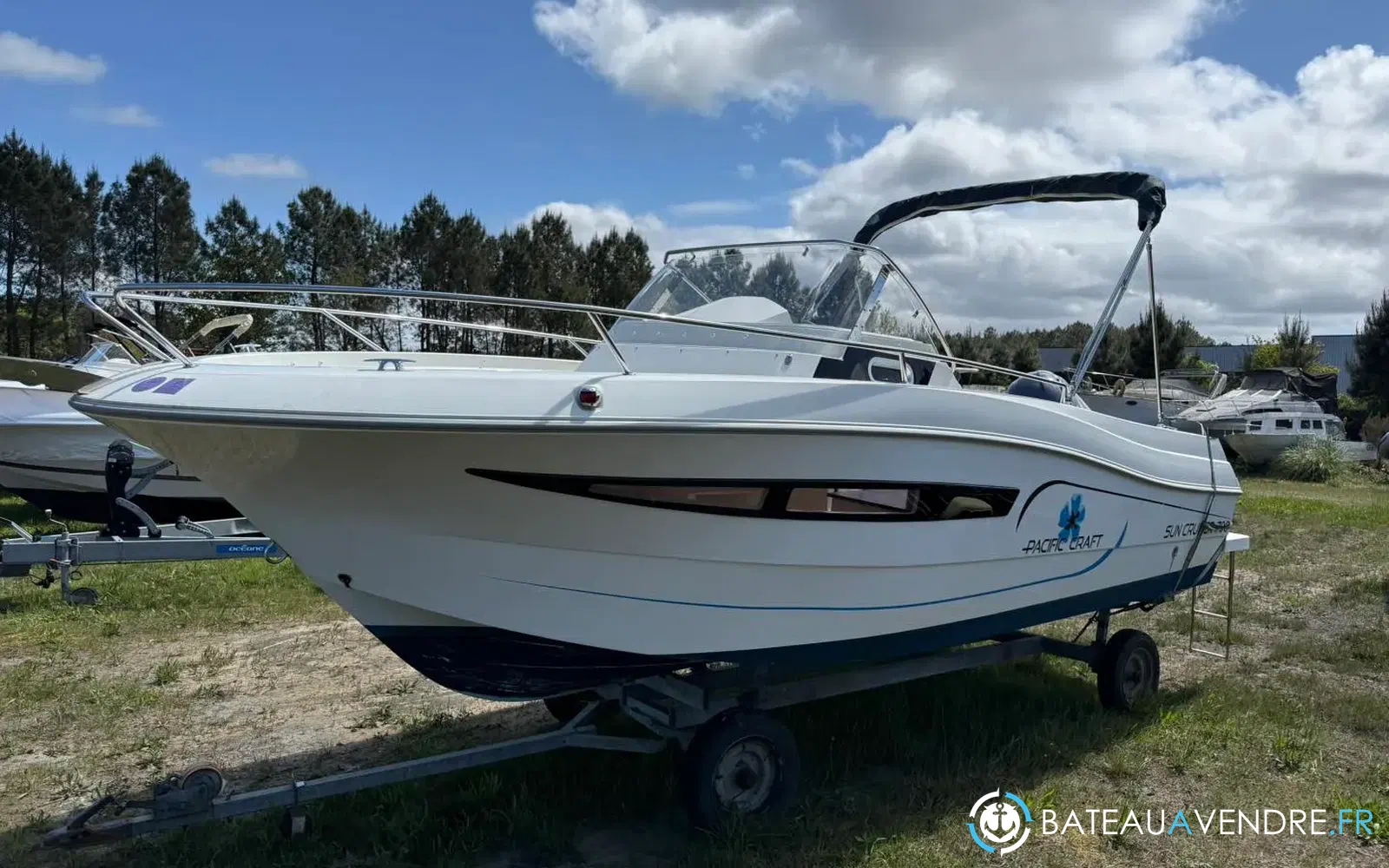 slider 0 Pacific Craft 700 SC