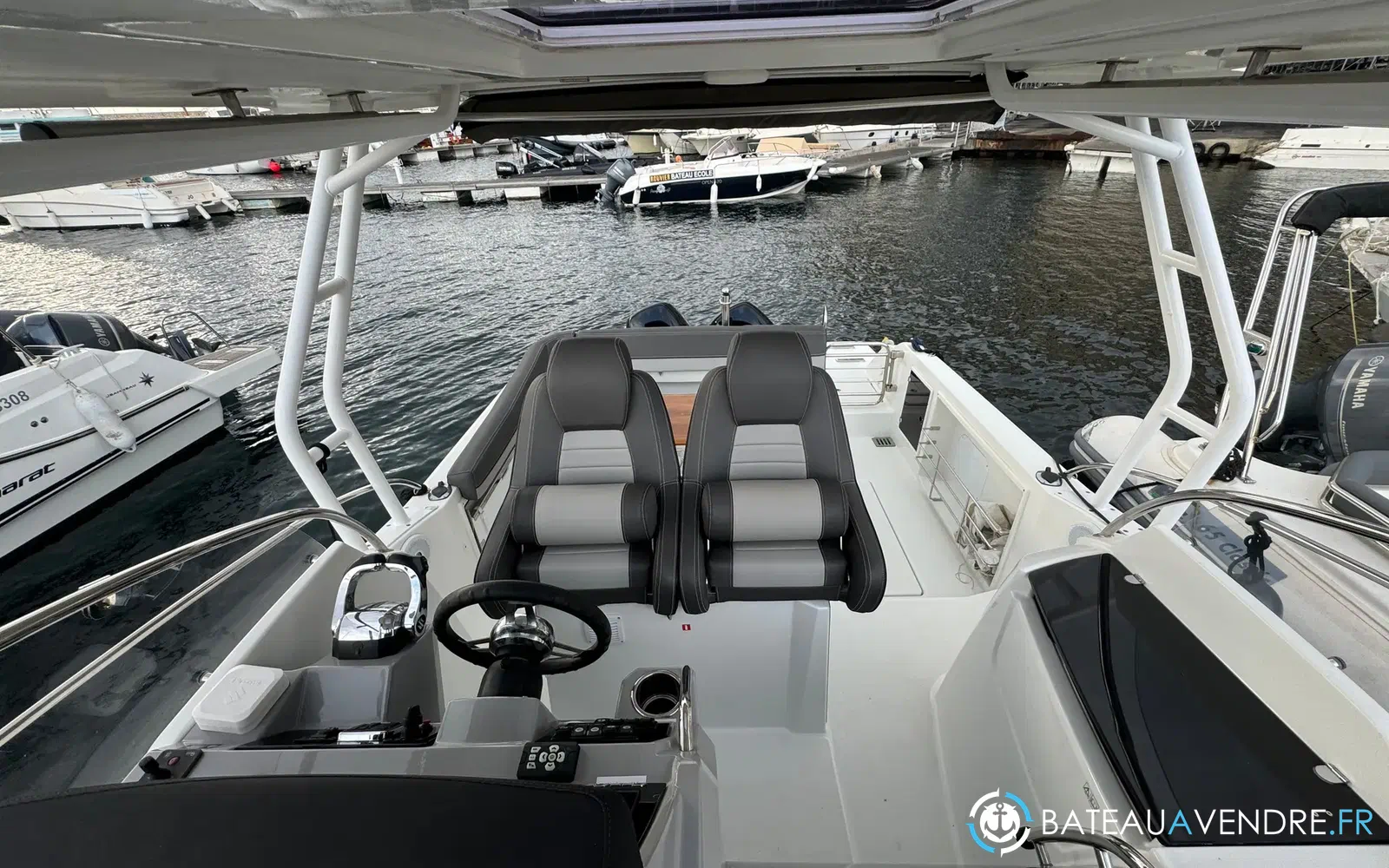 slider 11 Jeanneau Cap Camarat 9.0 WA