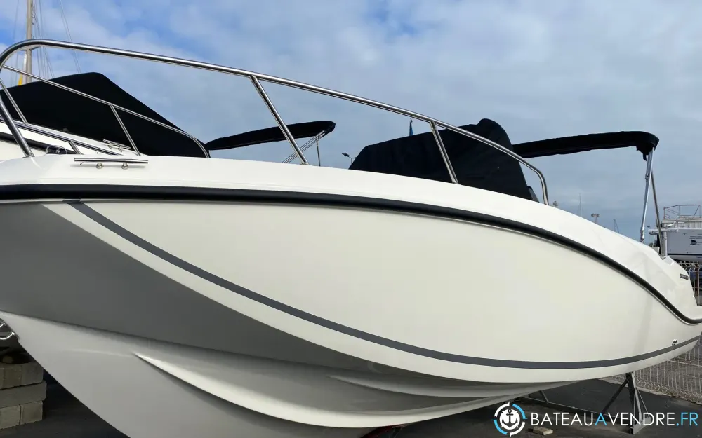 Quicksilver Activ 675 Open  photo de présentation