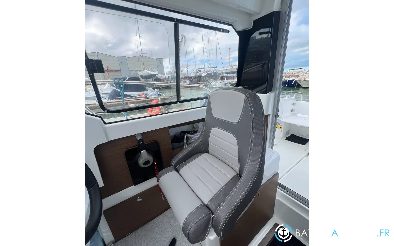 slider 11 Jeanneau Merry Fisher 605