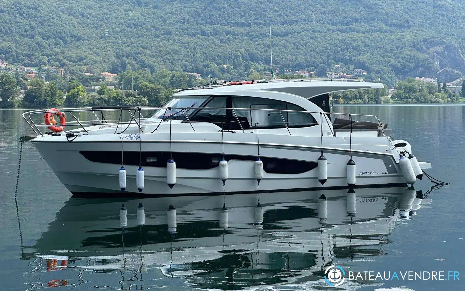slider 0 Beneteau Antares 11