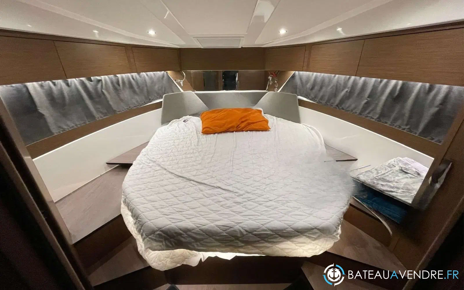 slider 13 Beneteau Antares 11