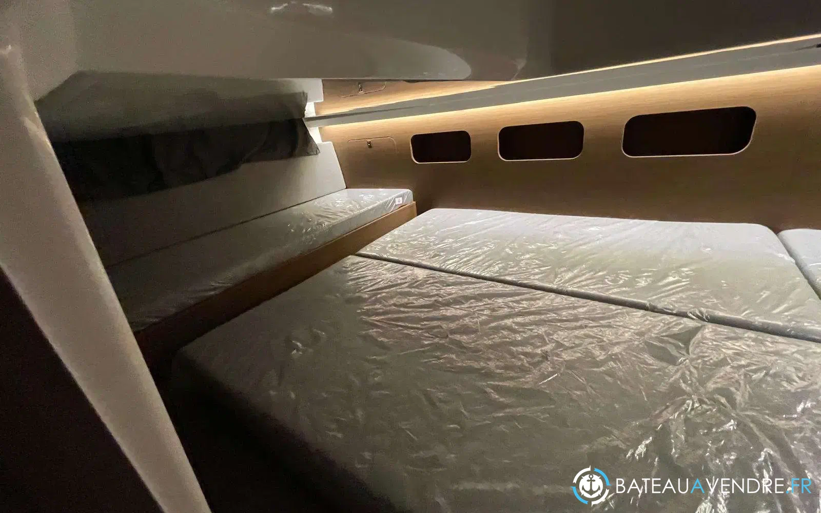 slider 14 Beneteau Antares 11