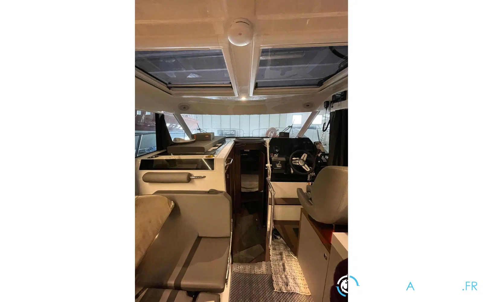slider 2 Beneteau Antares 11