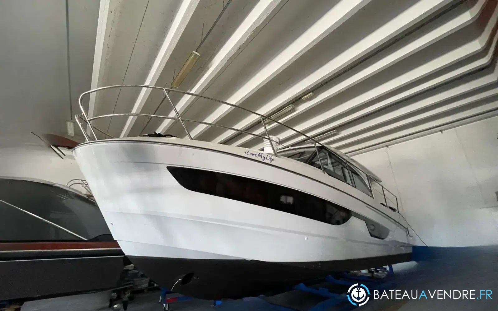 slider 5 Beneteau Antares 11
