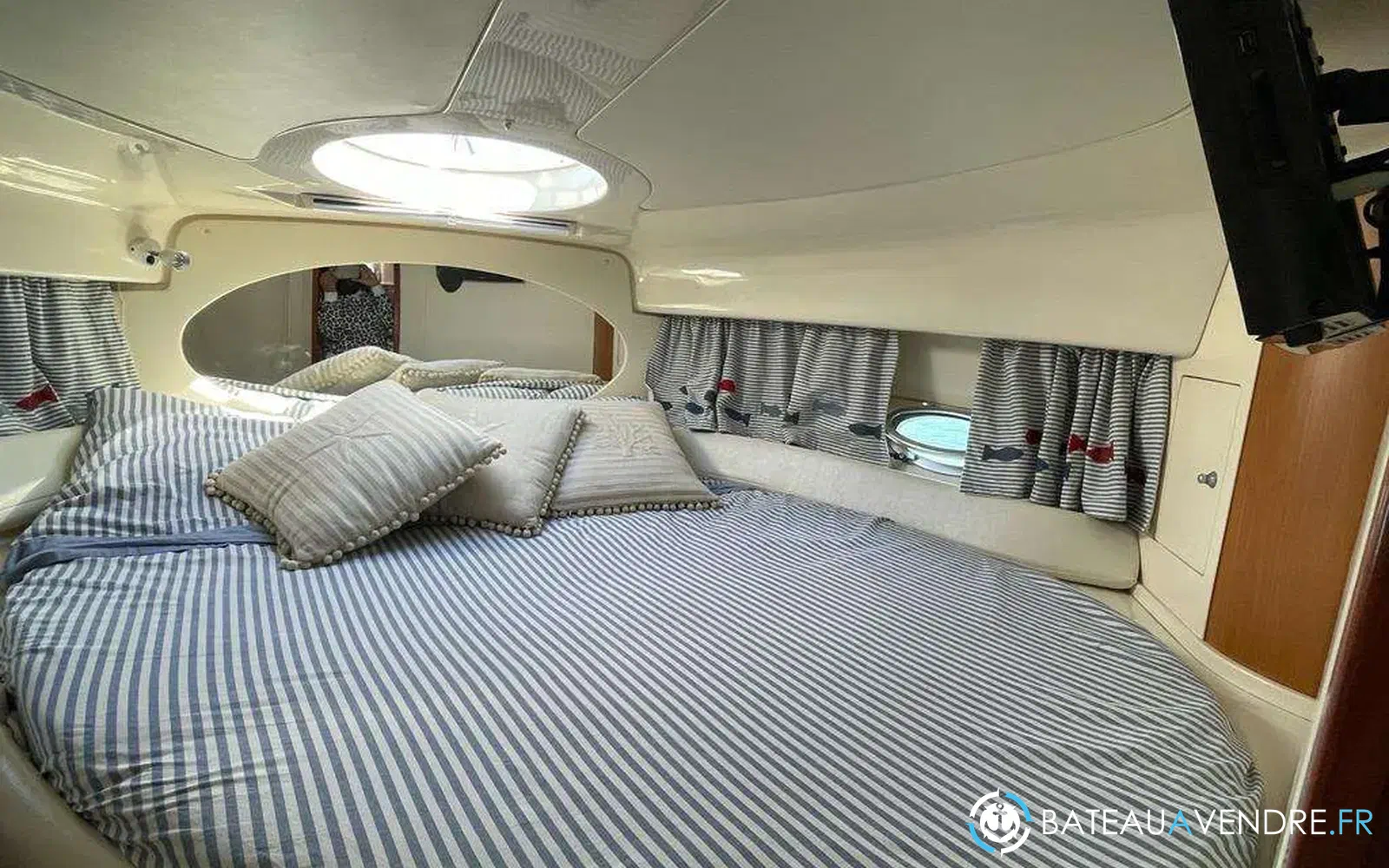 slider 11 Sessa Marine Oyster 35