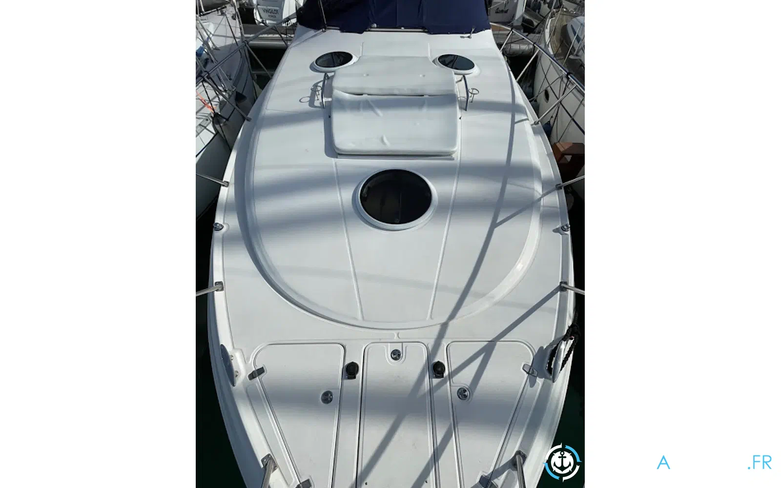 slider 19 Regal Commodore 3560
