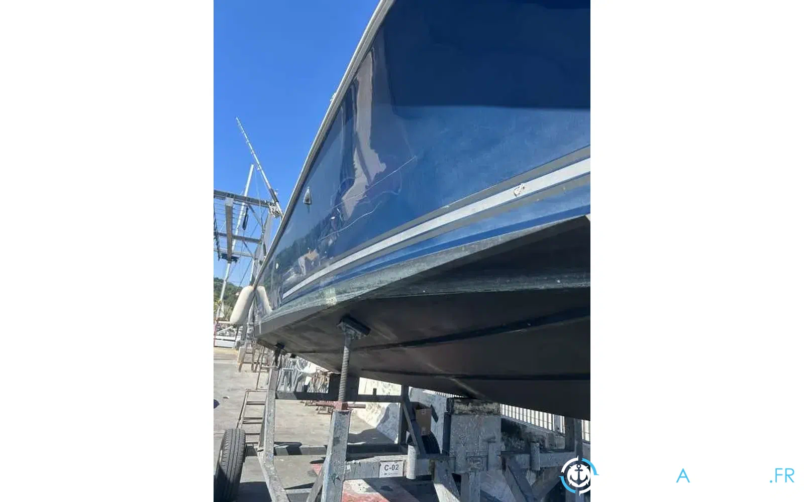 slider 12 Chris Craft Sea Hawk 215