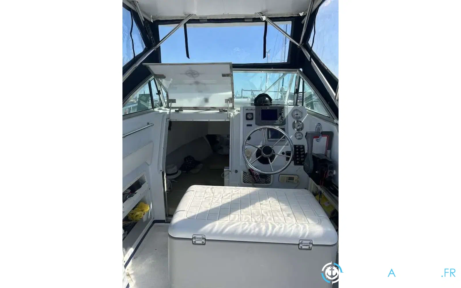 slider 1 Chris Craft Sea Hawk 215