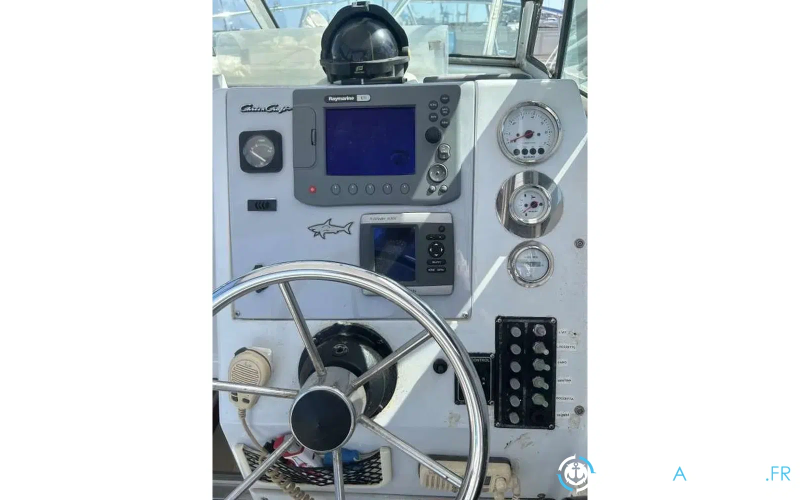 slider 2 Chris Craft Sea Hawk 215