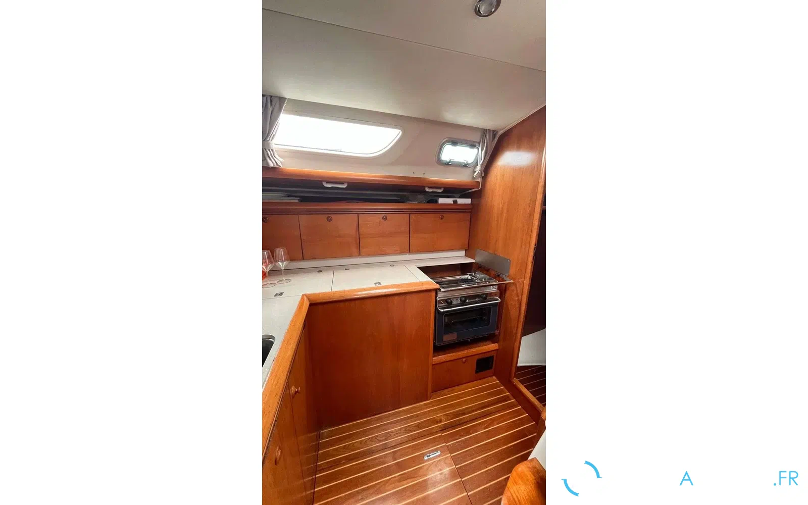 slider 8 Jeanneau Sun Odyssey 43