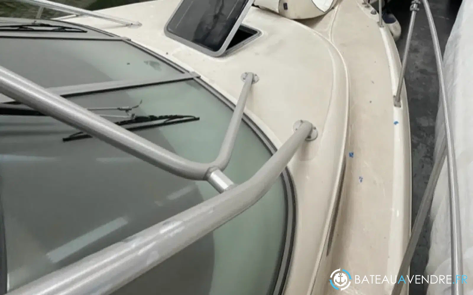 slider 9 Boston Whaler 28 Conquest
