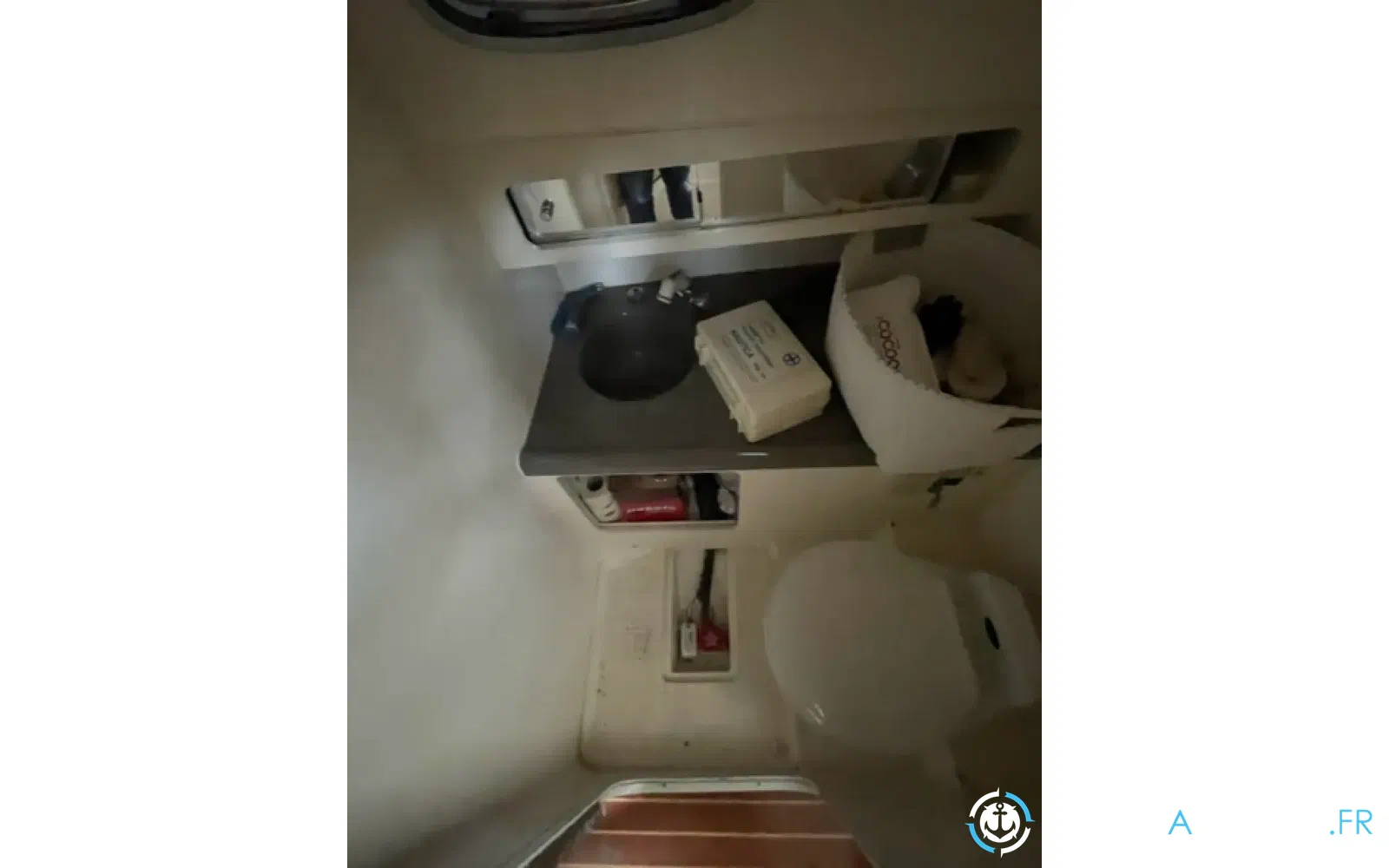slider 2 Boston Whaler 28 Conquest