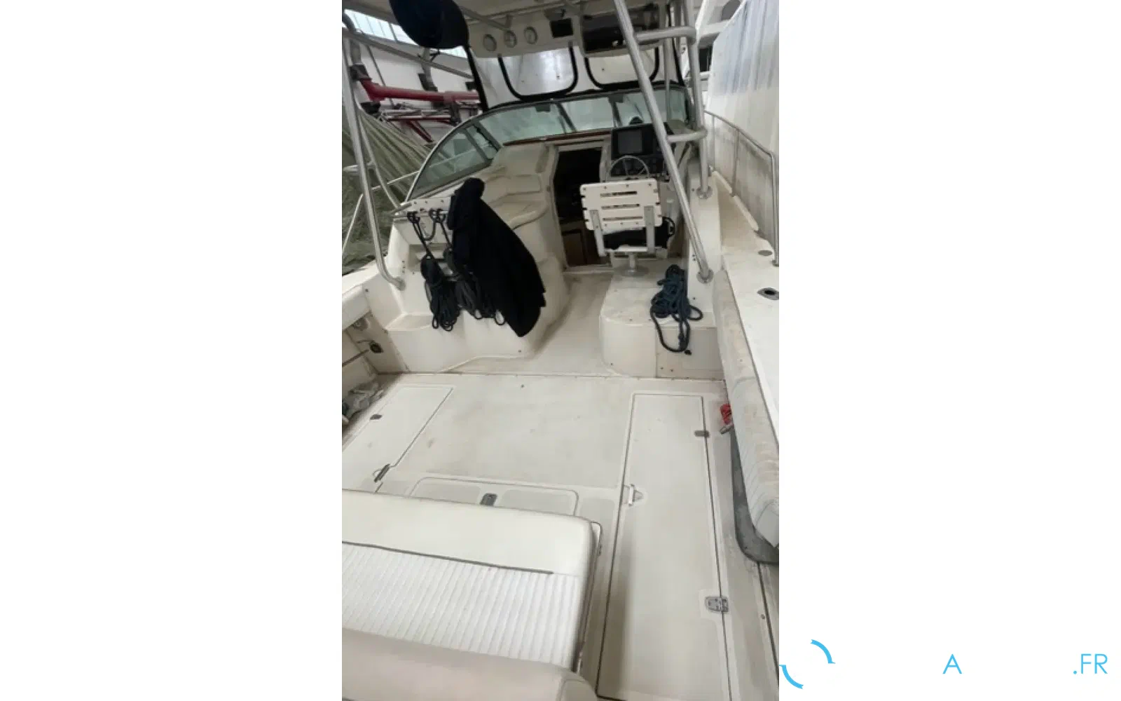 slider 3 Boston Whaler 28 Conquest
