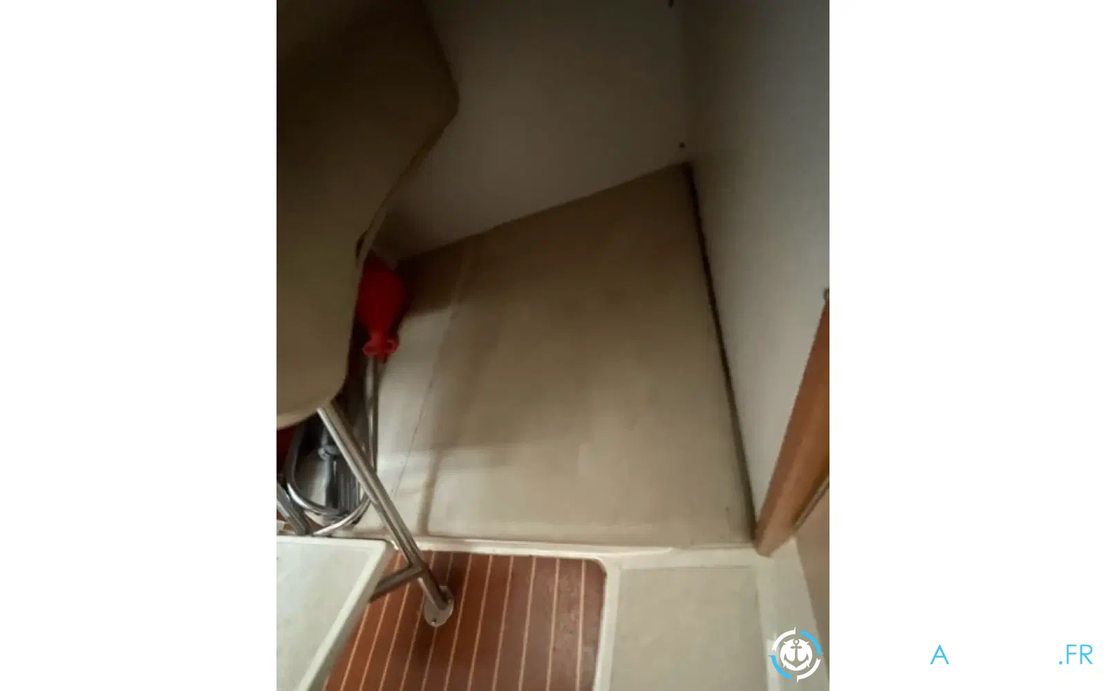 slider 4 Boston Whaler 28 Conquest