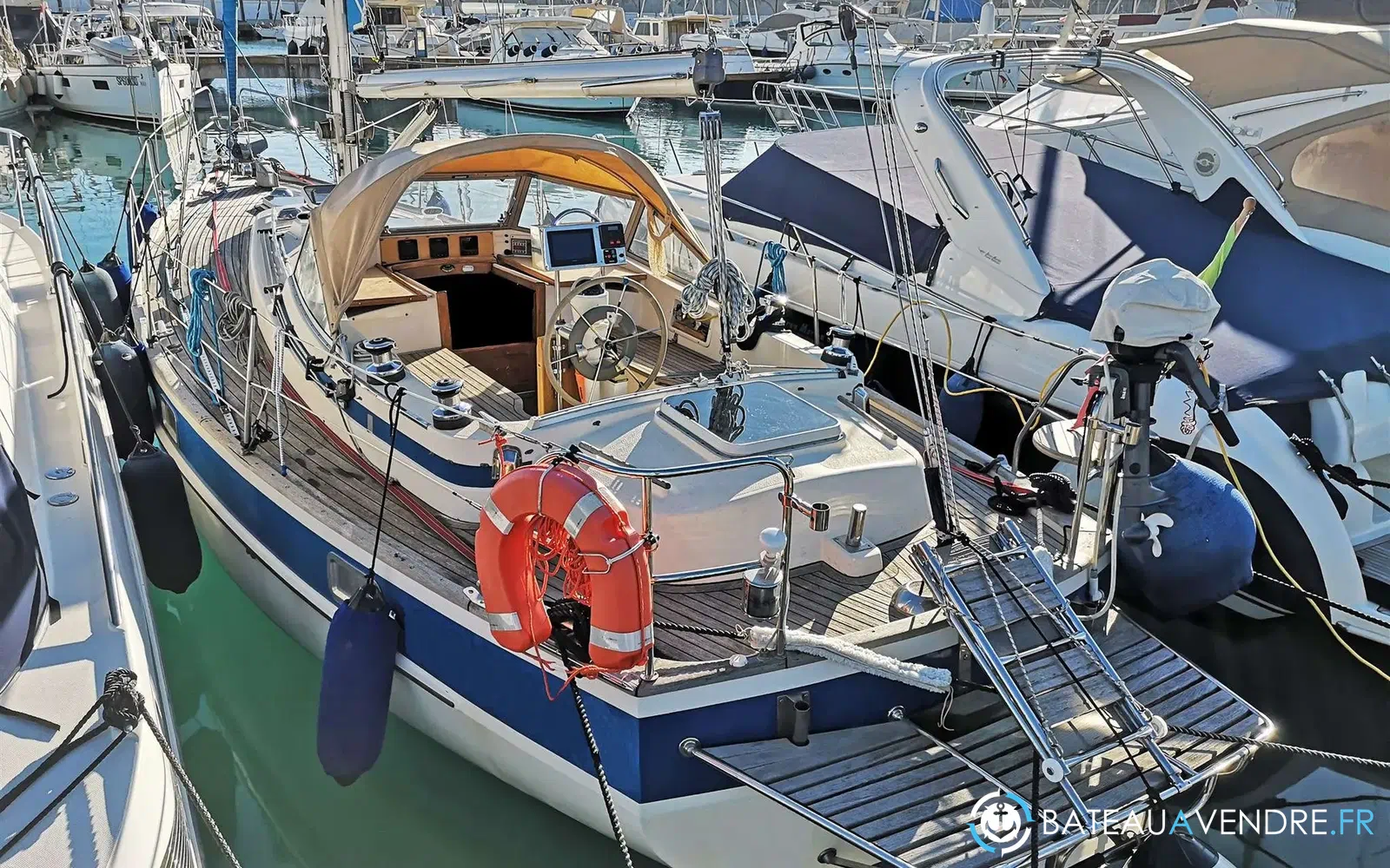 slider 0 Hallberg Rassy 352